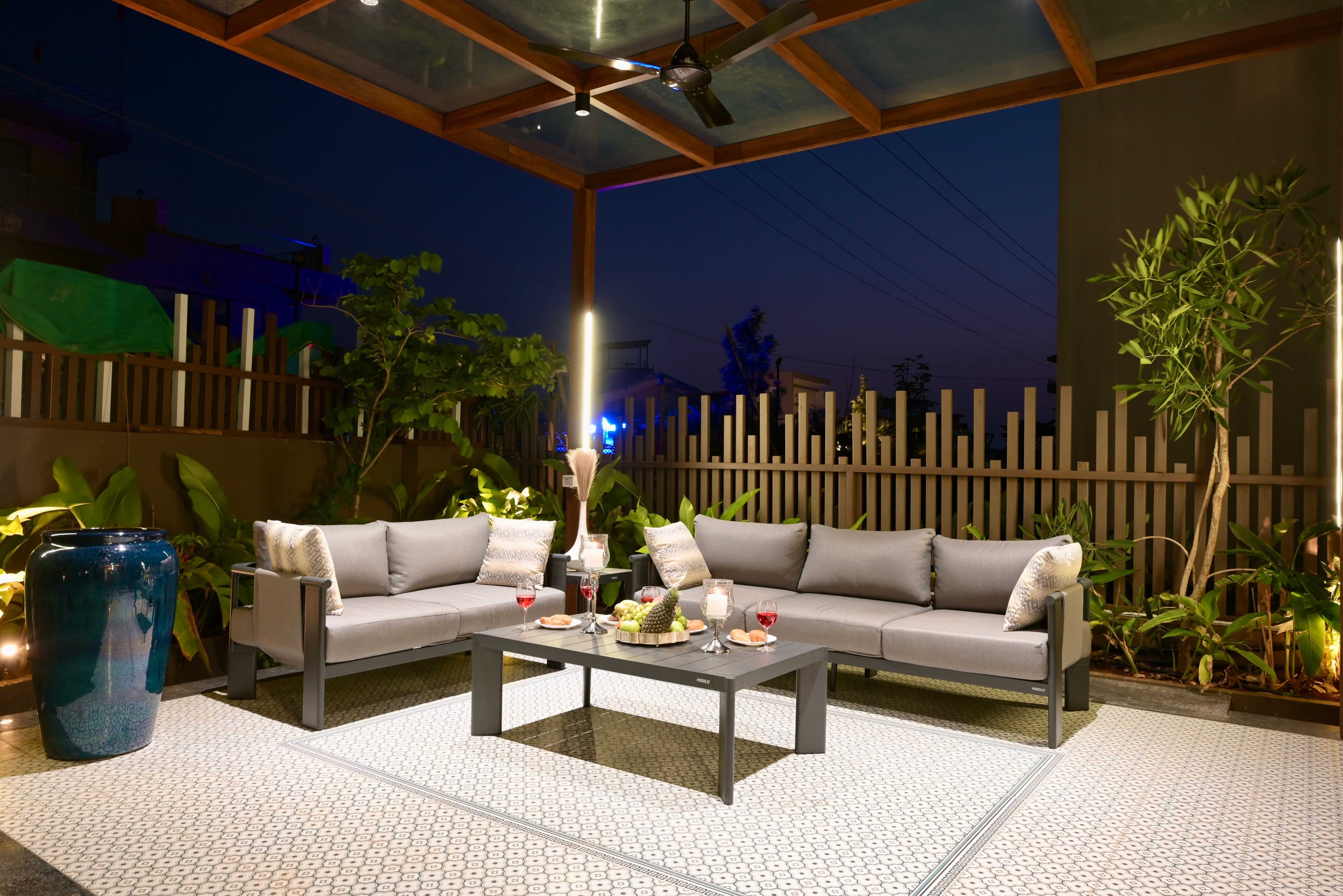Leonore Villa preview 3