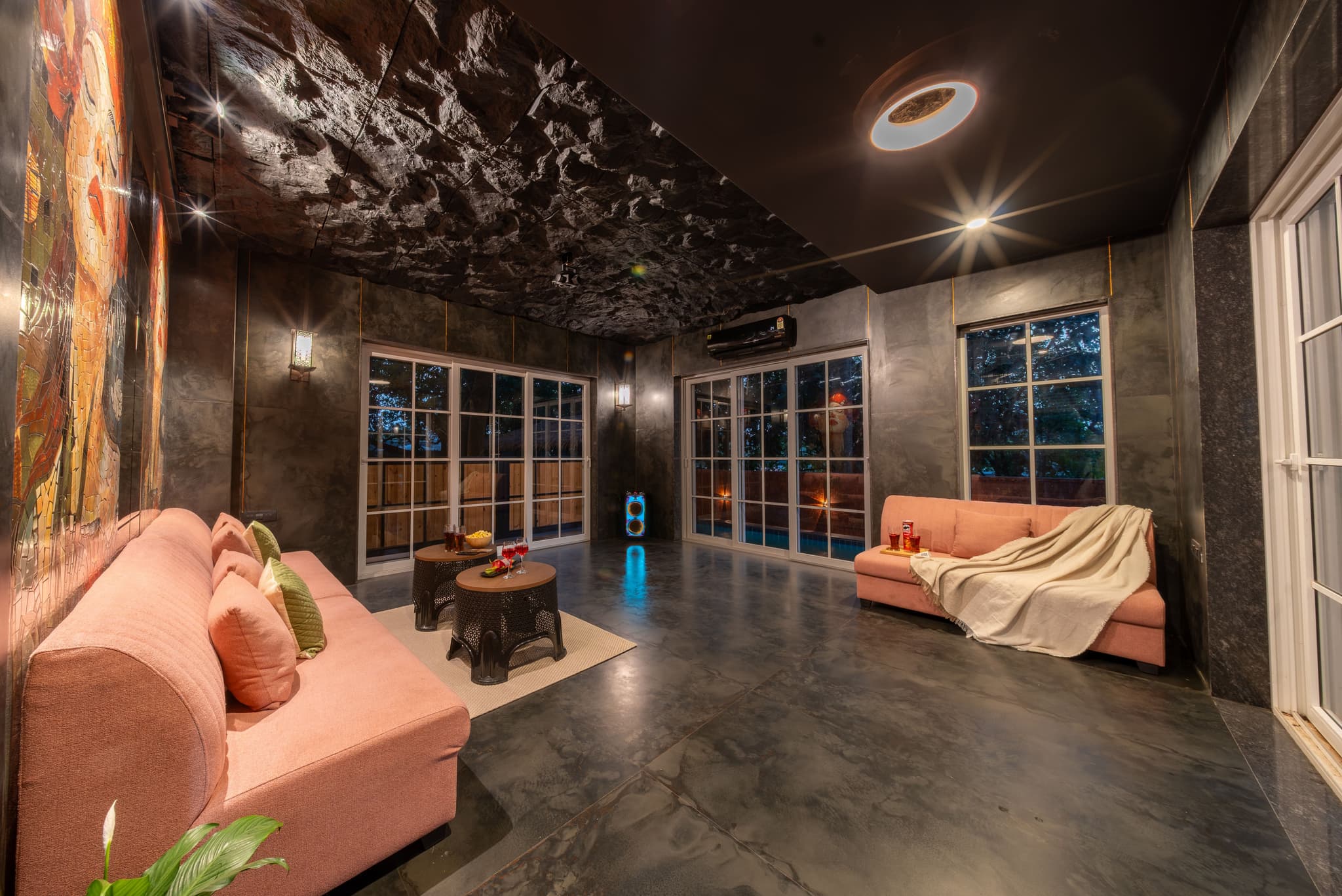 Woods Villa preview 3