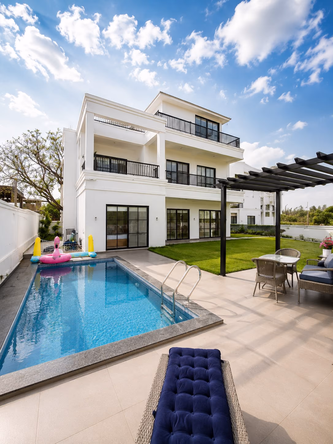 White Mansion