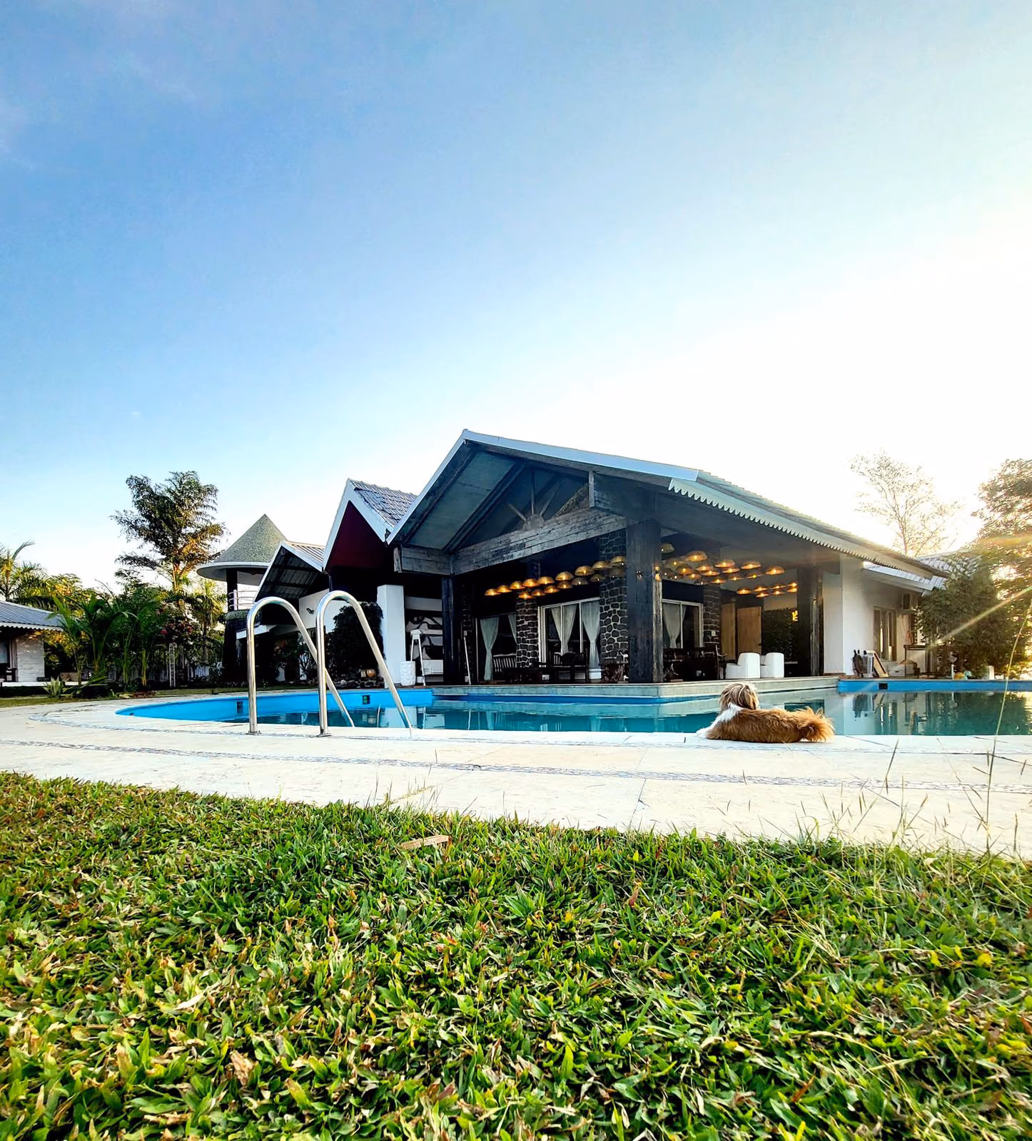 Casa White