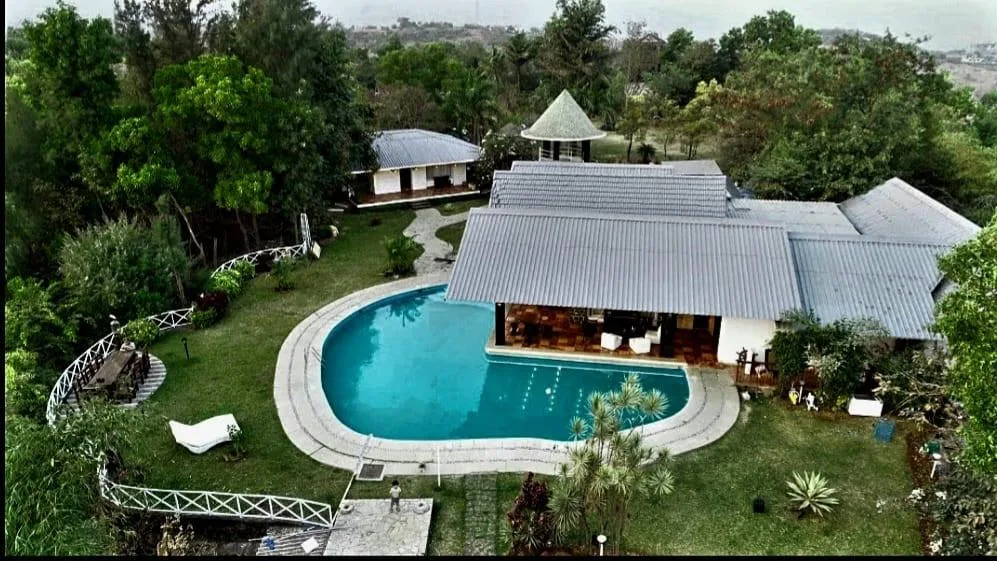 Casa White Casa White Estate