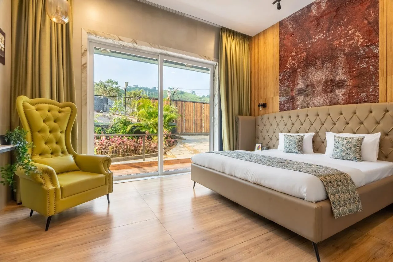 Panoramic Panoramic elegant master bedroom scenic window view