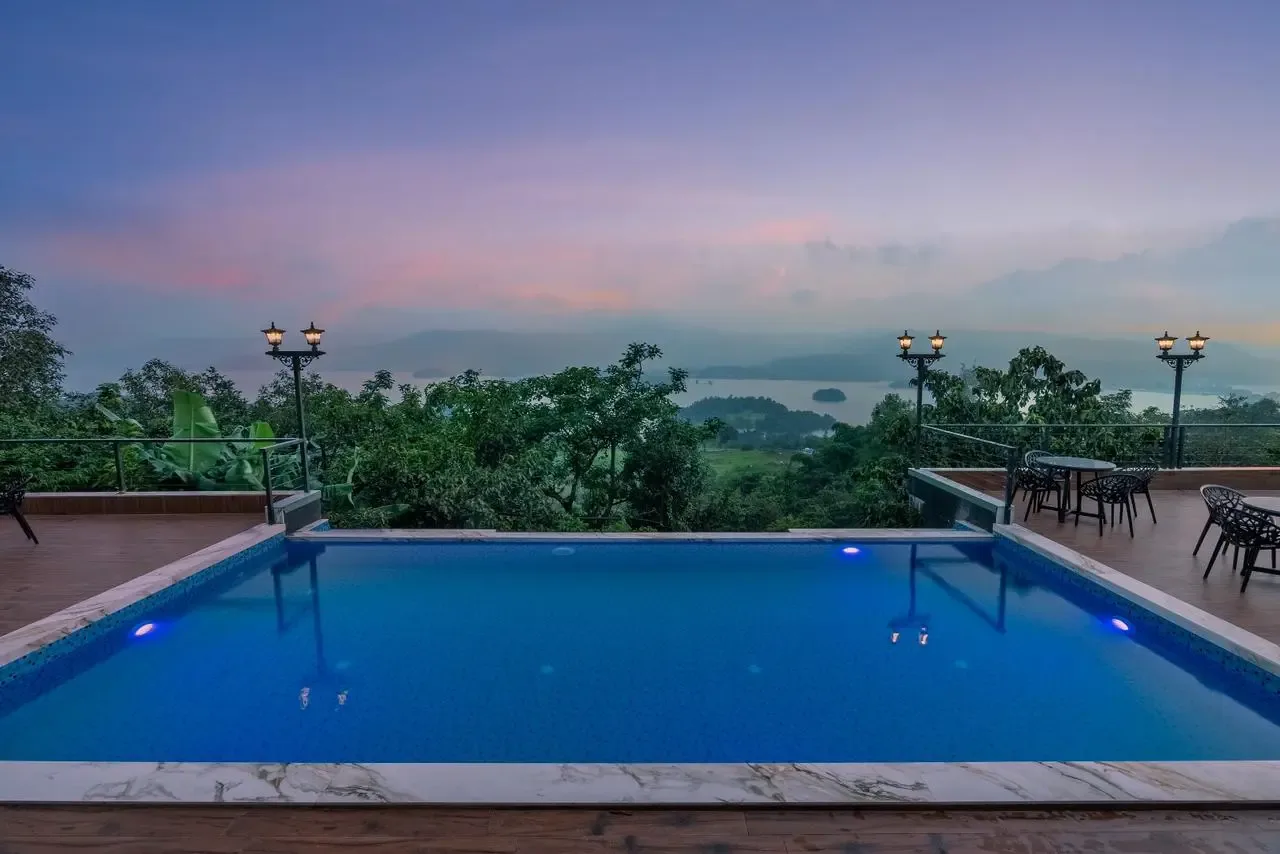 Waterski + Panoramic panoramic scenic infinity pool twilight lake view