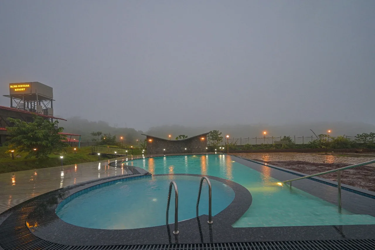 Nirvan Nirvan Luxe 10BHK Lonavala Swimming Pool (5)
