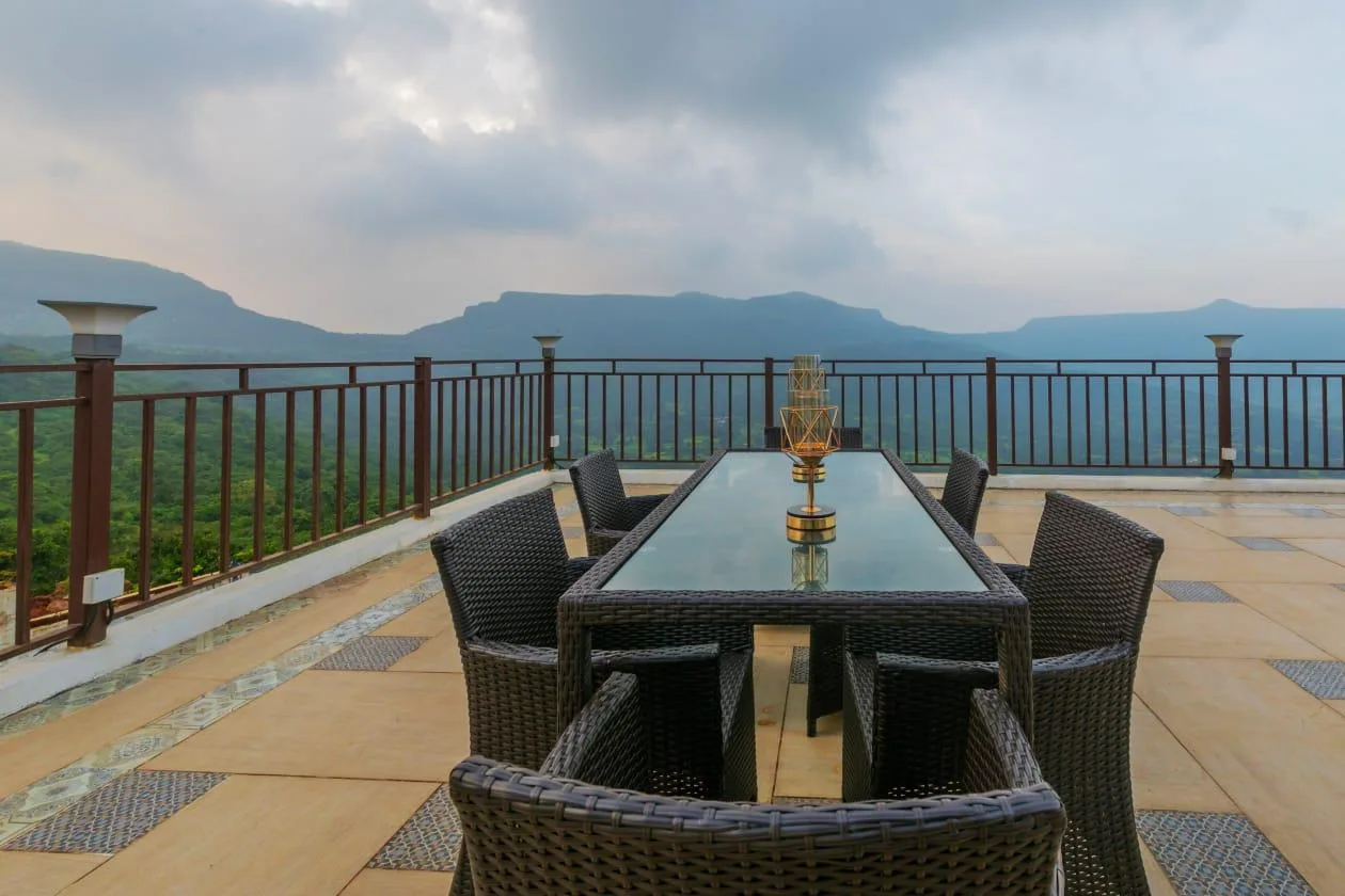Moonridge Moonridge Outdoor Sitting (1)