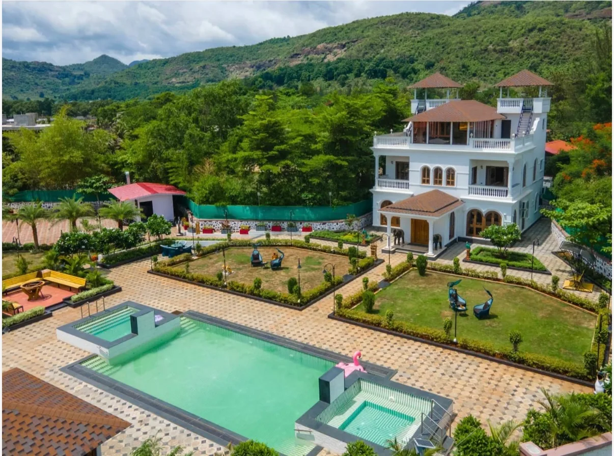 White Crown White Crown Villa with Private Swimming Pool (3)
