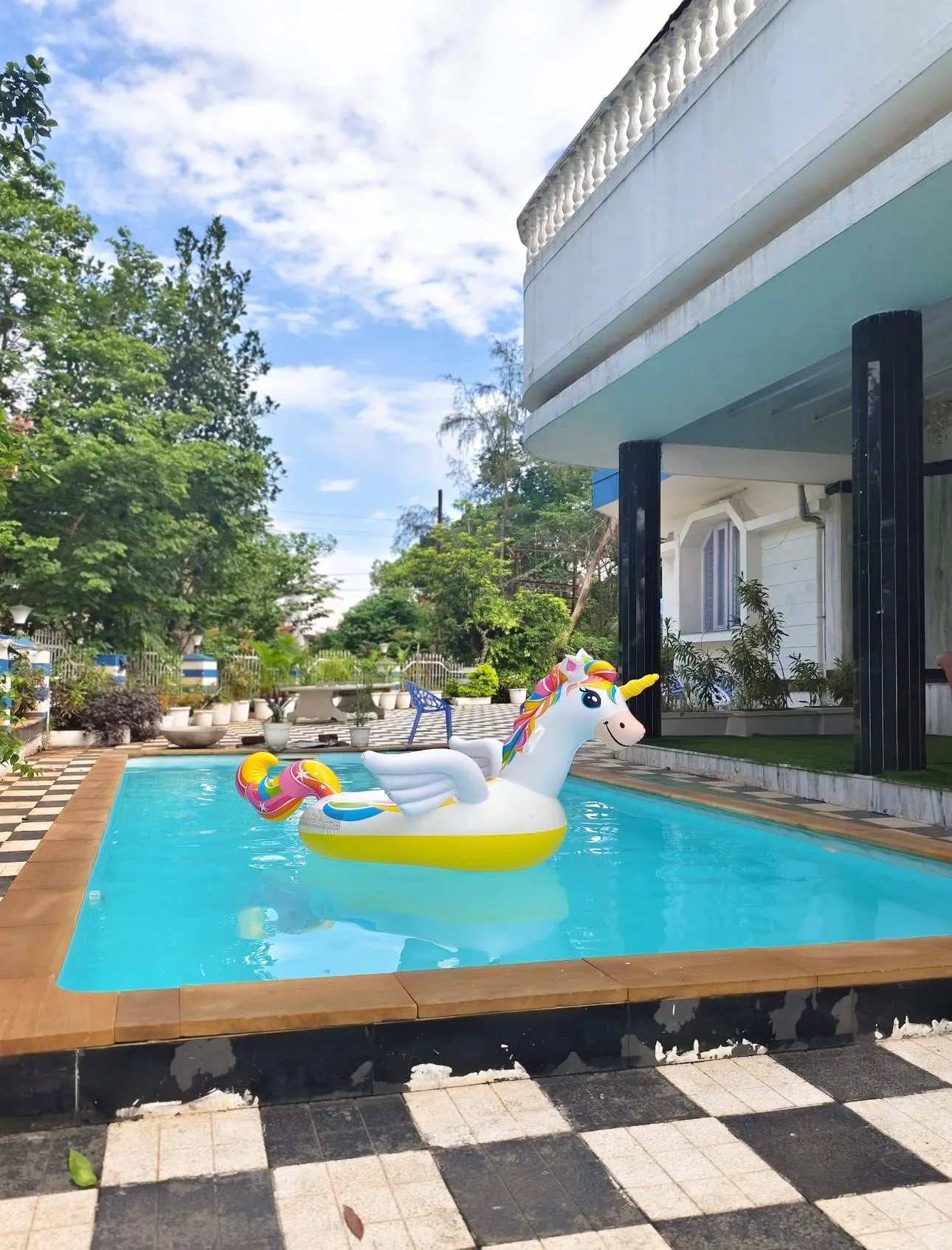 Seven Horse 8BHK preview