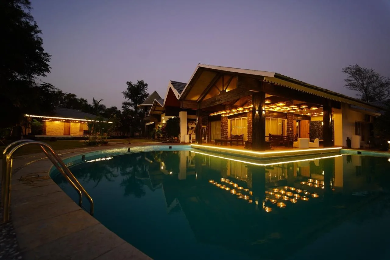Casa White + Pearl White 13BHK preview